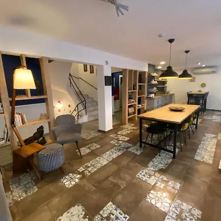 ホテル Piano イズミル