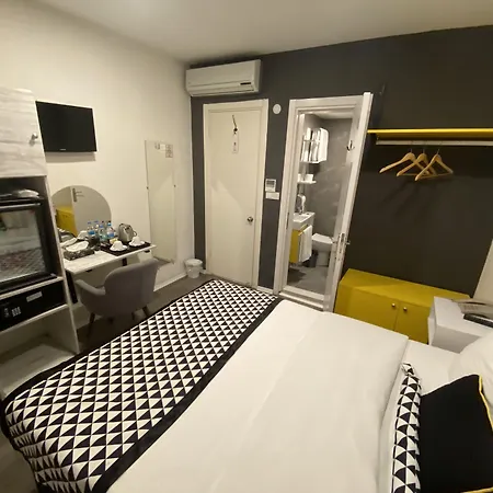 Piano Hotel Smirne