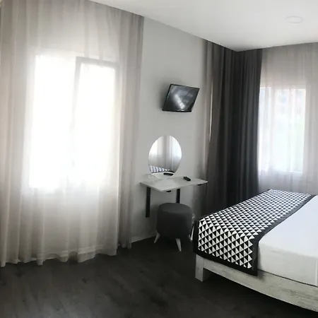 Piano 3*